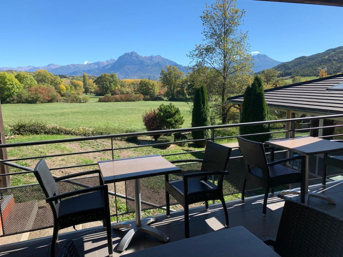Ax & Restaurant Chorges